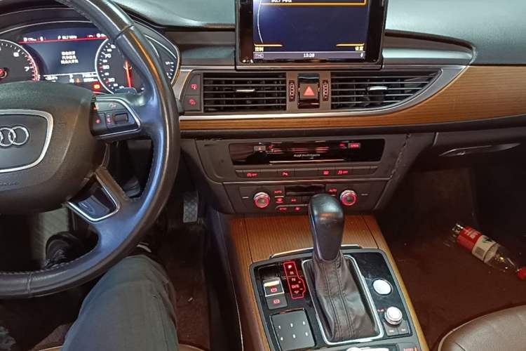 Used Audi A6L  Audio And AC Panel