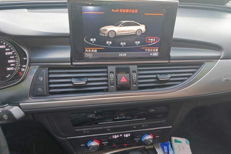 Used Audi A6L 2018 30th Anniversary Edition 45 TFSI quattro Sport model Audio And AC Panel