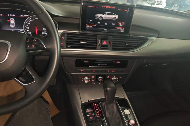 Used Audi A6L 2018 30th Anniversary Edition TFSI Trendy Model Audio And AC Panel