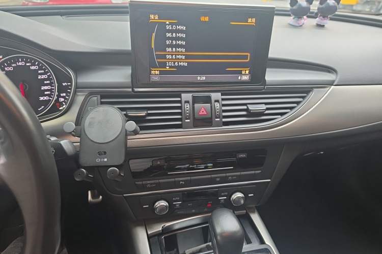 Used Audi A6L 2018 30th Anniversary Edition 35 TFSI Sport Edition Audio And AC Panel