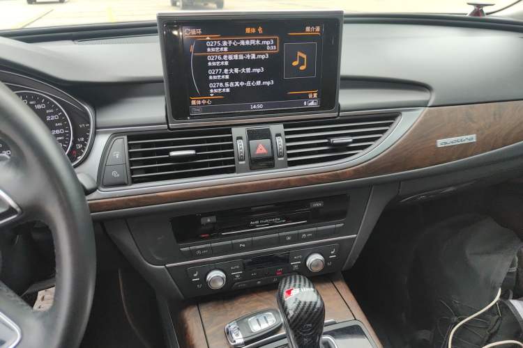 Used Audi A6L 2018 30th Anniversary Edition 45 TFSI quattro Luxury Model Audio And AC Panel