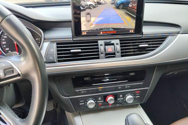 Used Audi A6L 2018 30th Anniversary Edition TFSI Trendy Model Audio And AC Panel
