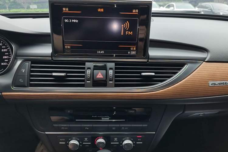 Used Audi A6L 2018 30th Anniversary Edition TFSI Trendy Model Audio And AC Panel