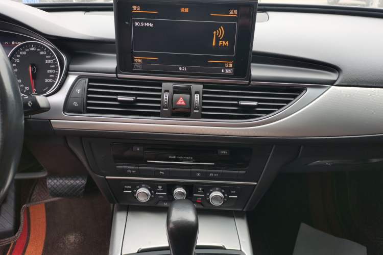 Used Audi A6L 2018 30th Anniversary Edition 35 TFSI Fashion Model Audio And AC Panel