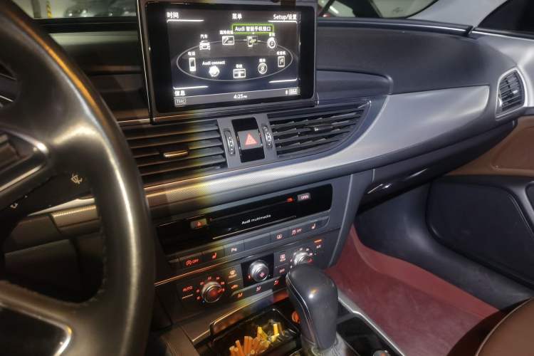 Used Audi A6L 2018 30th Anniversary Edition TFSI Trendy Model Audio And AC Panel