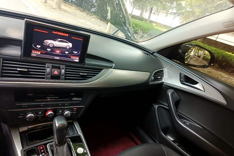 Used Audi A6L 2018 30th Anniversary Edition 35 TFSI Fashion Model Audio And AC Panel