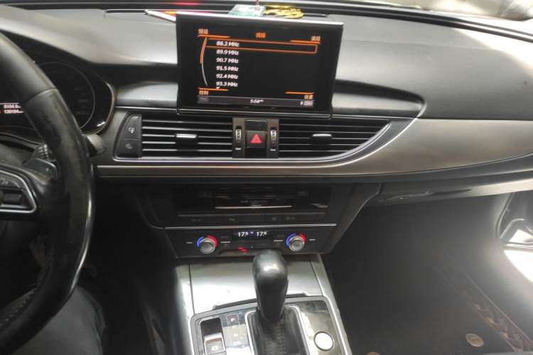 Used Audi A6L 2018 30th Anniversary Edition 35 TFSI Sport Edition Audio And AC Panel