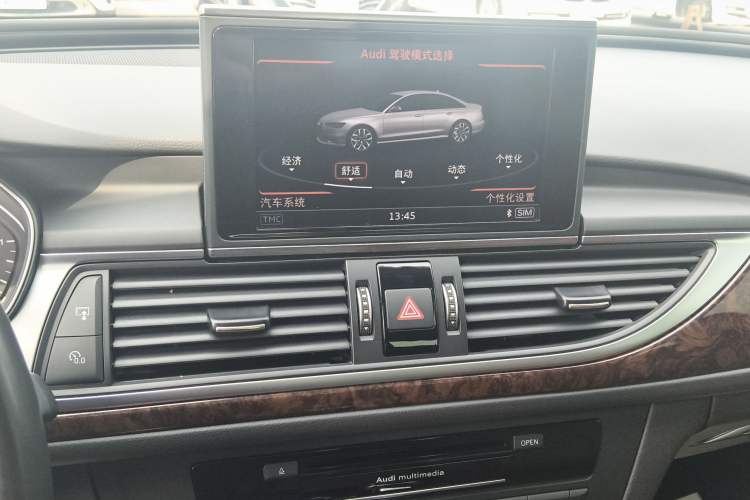 Used Audi A6L 2018 30th Anniversary Edition 35 TFSI Fashion Model Audio And AC Panel