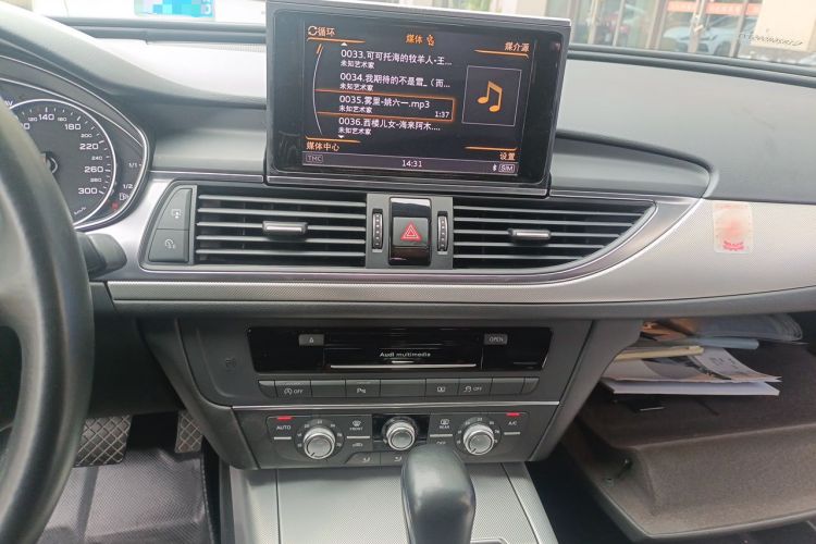 Used Audi A6L 2018 30th Anniversary Edition TFSI Trendy Model Audio And AC Panel