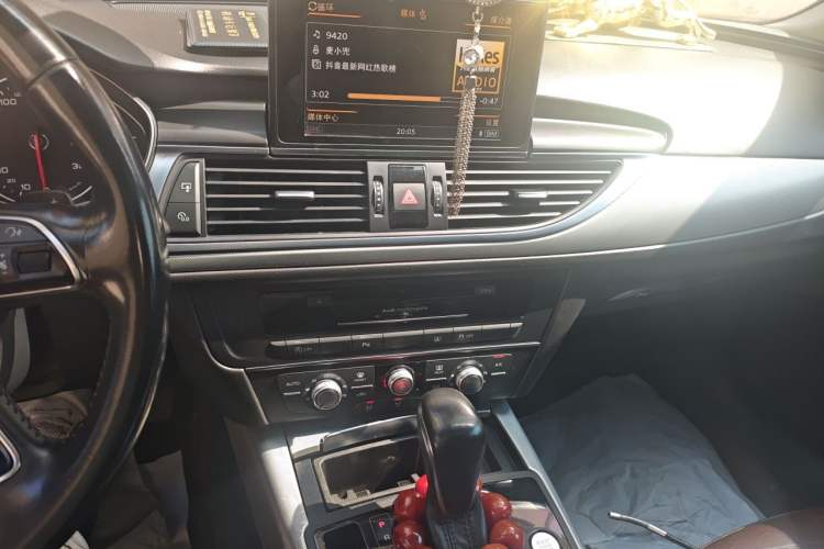 Used Audi A6L 2018 30th Anniversary Edition TFSI Trendy Model Audio And AC Panel