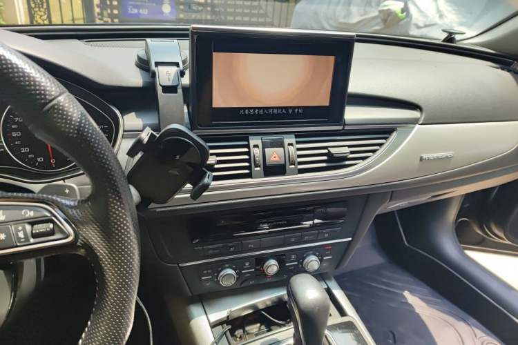Used Audi A6L 2018 30th Anniversary Edition 35 TFSI Fashion Model Audio And AC Panel
