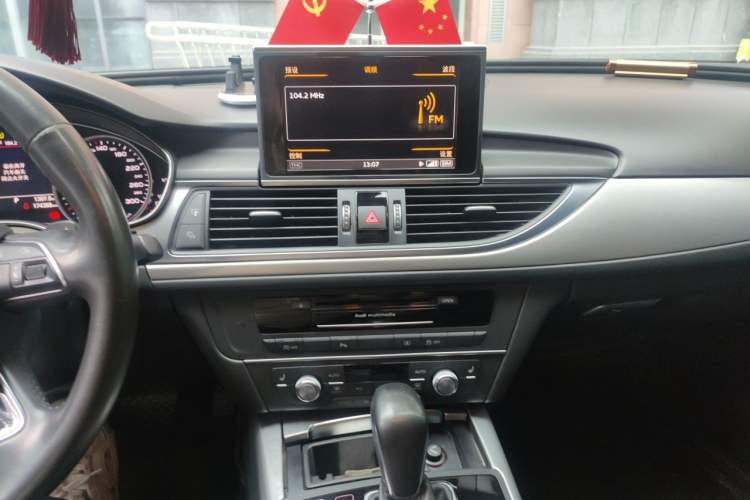 Used Audi A6L 2018 30th Anniversary Edition 35 TFSI Fashion Model Audio And AC Panel