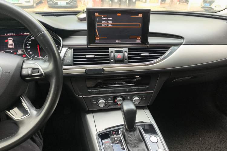 Used Audi A6L 2018 30th Anniversary Edition 35 TFSI Fashion Model
