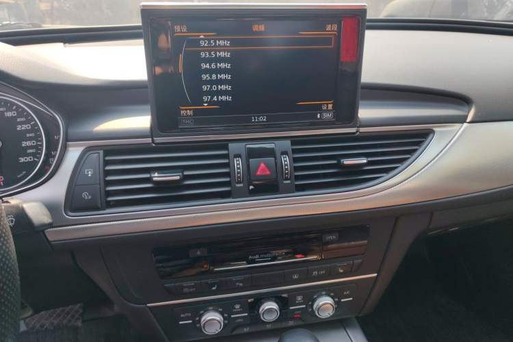 Used Audi A6L 2018 30th Anniversary Edition TFSI Trendy Model Audio And AC Panel