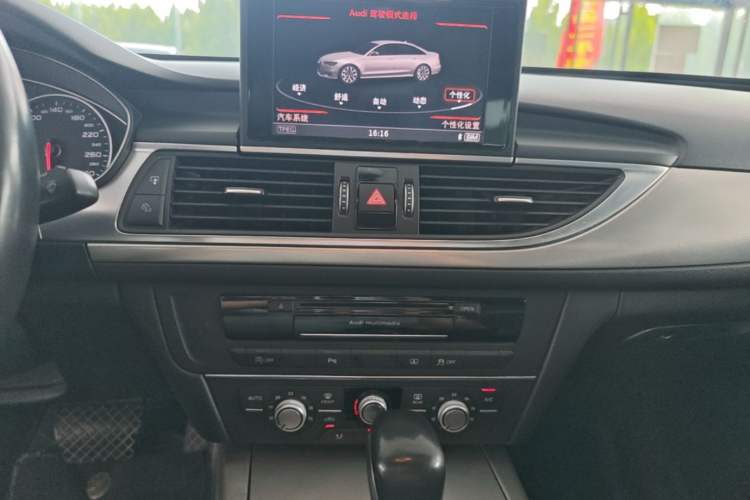 Used Audi A6L 2018 30th Anniversary Edition TFSI Trendy Model Audio And AC Panel