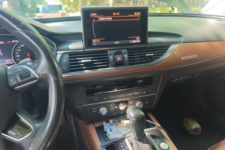 Used Audi A6L 2018 30th Anniversary Edition TFSI Trendy Model Audio And AC Panel