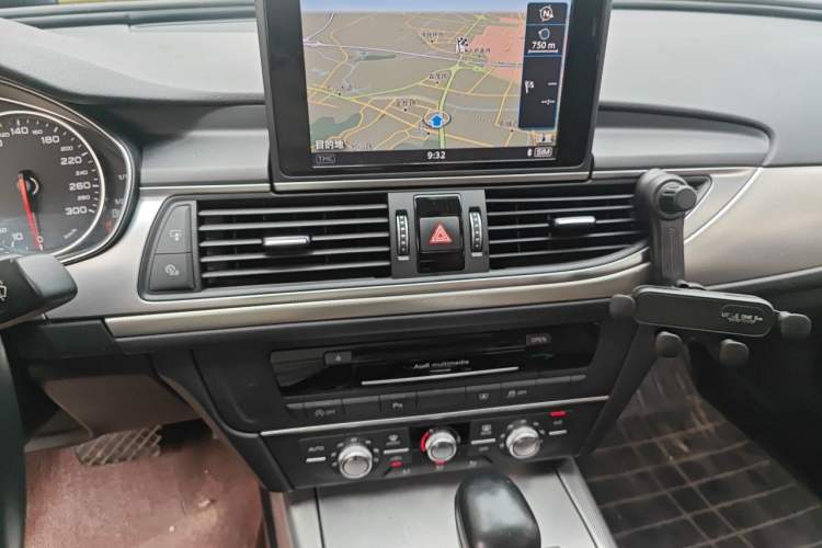 Used Audi A6L 2018 30th Anniversary Edition TFSI Trendy Model Audio And AC Panel