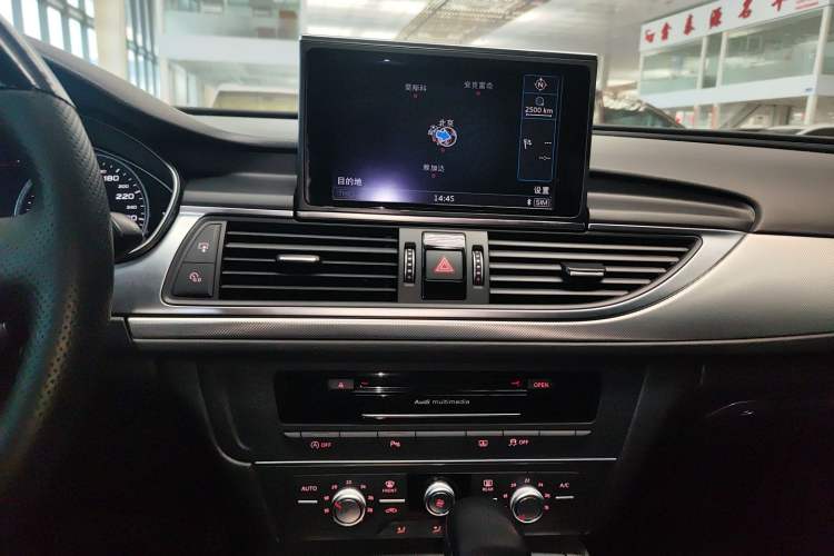 Used Audi A6L 2018 30th Anniversary Edition TFSI Trendy Model Audio And AC Panel