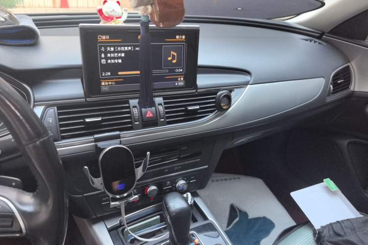 Used Audi A6L 2018 30th Anniversary Edition TFSI Trendy Model Audio And AC Panel