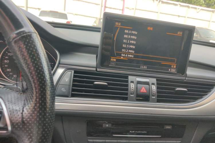 Used Audi A6L 2018 30th Anniversary Edition TFSI Trendy Model Audio And AC Panel