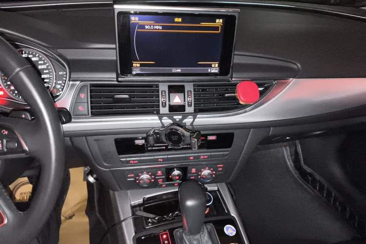 Used Audi A6L 2018 30th Anniversary Edition 35 TFSI Fashion Model Audio And AC Panel