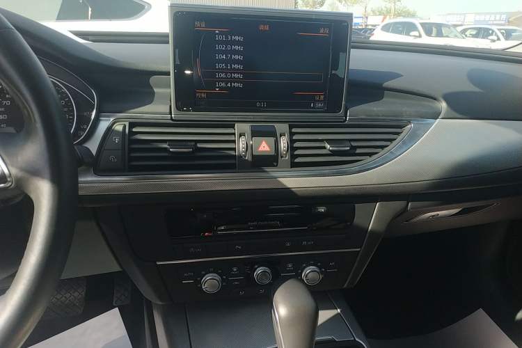 Used Audi A6L 2018 30th Anniversary Edition 35 TFSI Fashion Model Audio And AC Panel