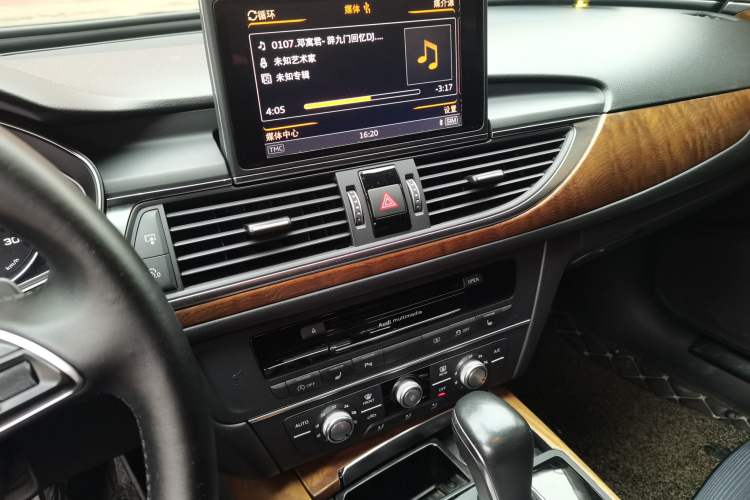 Used Audi A6L 2018 30th Anniversary Edition 35 TFSI Fashion Model Audio And AC Panel
