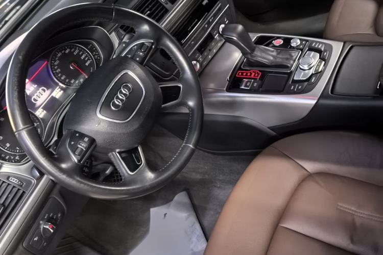 Used Audi A6L 2018 30th Anniversary Edition 35 TFSI Fashion Model Audio And AC Panel
