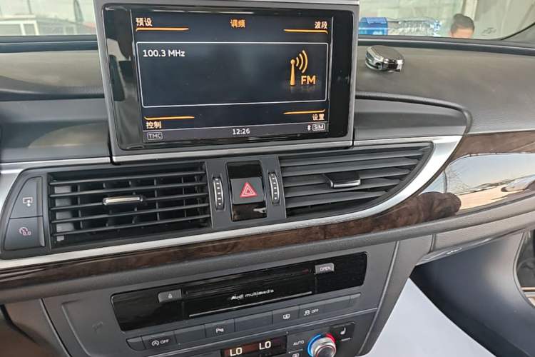 Used Audi A6L 2018 30th Anniversary Edition 45 TFSI quattro Sport model Audio And AC Panel