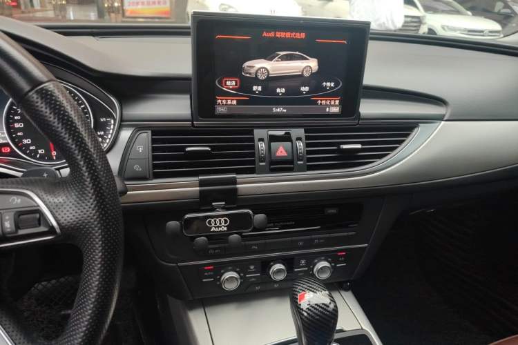 Used Audi A6L 2018 30th Anniversary Edition 35 TFSI Fashion Model Audio And AC Panel