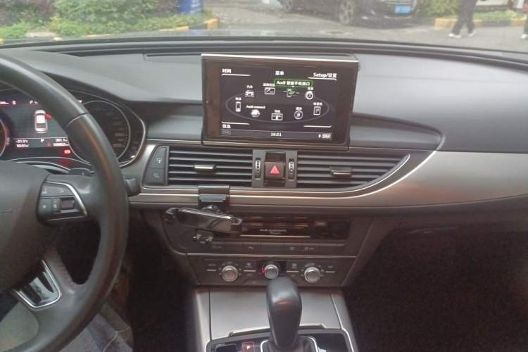 Used Audi A6L 2018 30th Anniversary Edition 35 TFSI Fashion Model Audio And AC Panel