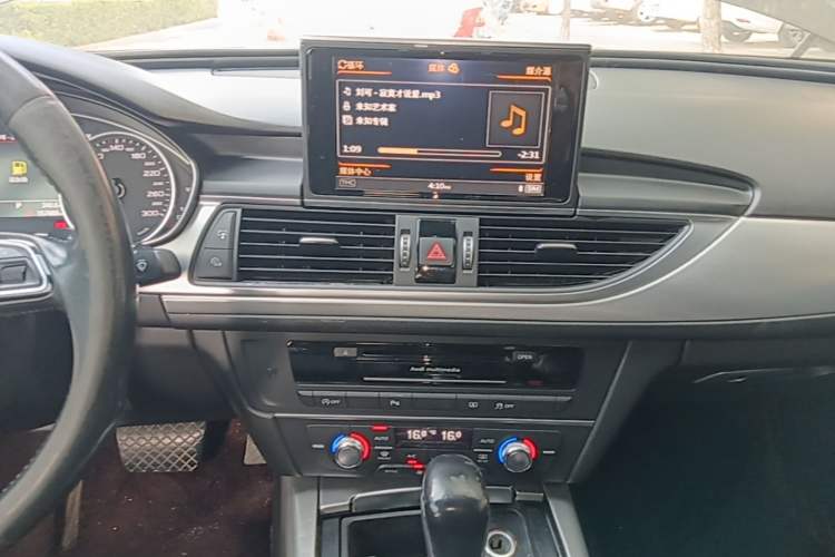 Used Audi A6L 2018 30th Anniversary Edition 35 TFSI Sport Edition Audio And AC Panel