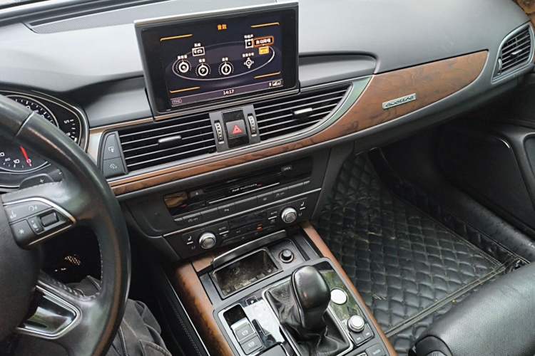 Used Audi A6L 2018 30th Anniversary Edition 45 TFSI quattro Luxury Model Audio And AC Panel