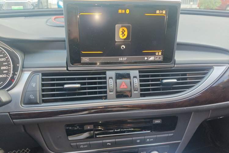 Used Audi A6L 2018 30th Anniversary Edition 45 TFSI quattro Sport model Audio And AC Panel