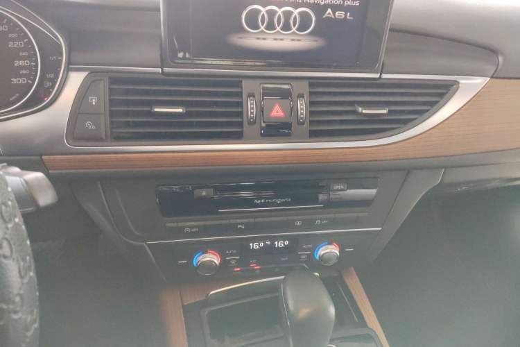 Used Audi A6L 2018 30th Anniversary Edition 30 FSI Style Model Audio And AC Panel