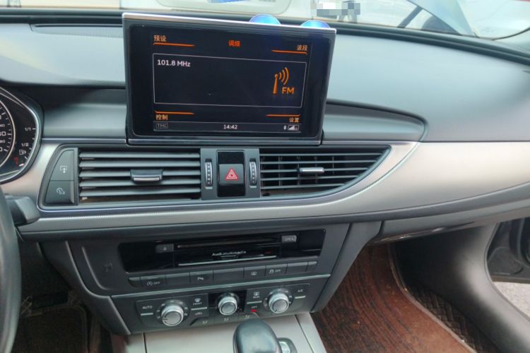 Used Audi A6L 2018 30th Anniversary Edition TFSI Trendy Model Audio And AC Panel