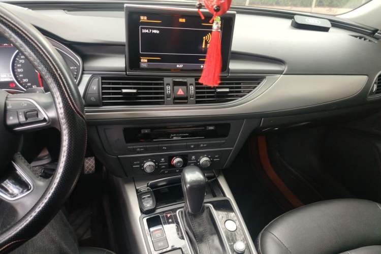 Used Audi A6L 2018 30th Anniversary Edition TFSI Trendy Model Audio And AC Panel