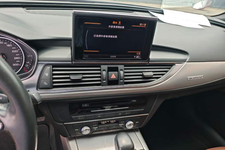 Used Audi A6L 2018 30th Anniversary Edition 45 TFSI quattro Sport model Audio And AC Panel