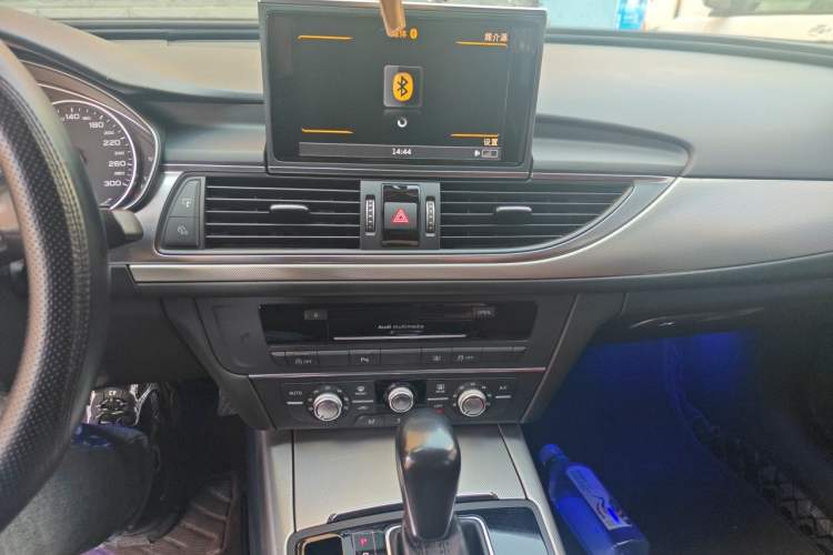 Used Audi A6L 2018 30th Anniversary Edition 35 TFSI Sport Edition Audio And AC Panel