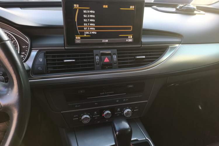 Used Audi A6L 2018 30th Anniversary Edition TFSI Trendy Model Audio And AC Panel