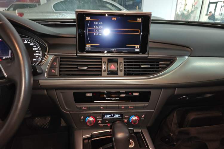 Used Audi A6L 2018 30th Anniversary Edition 35 TFSI Fashion Model Audio And AC Panel