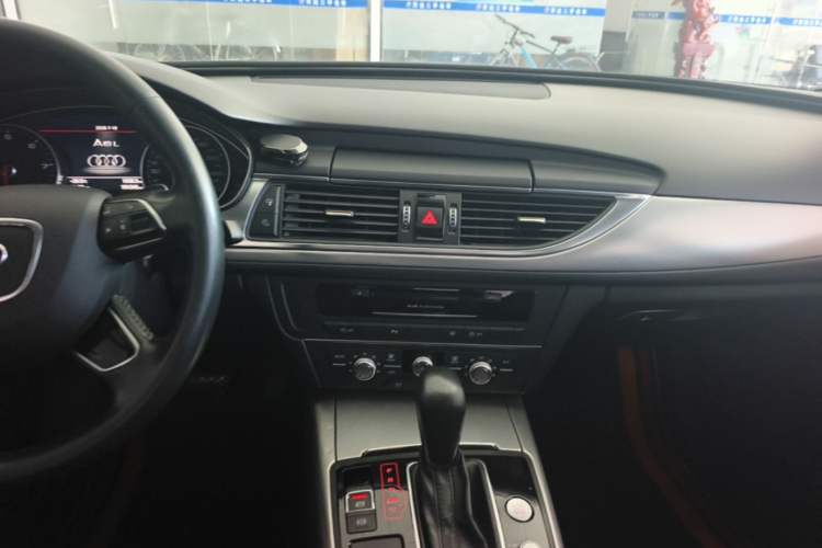 Used Audi A6L 2018 30th Anniversary Edition 35 TFSI Fashion Model Audio And AC Panel