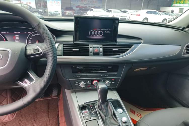 Used Audi A6L 2018 30th Anniversary Edition TFSI Trendy Model Audio And AC Panel
