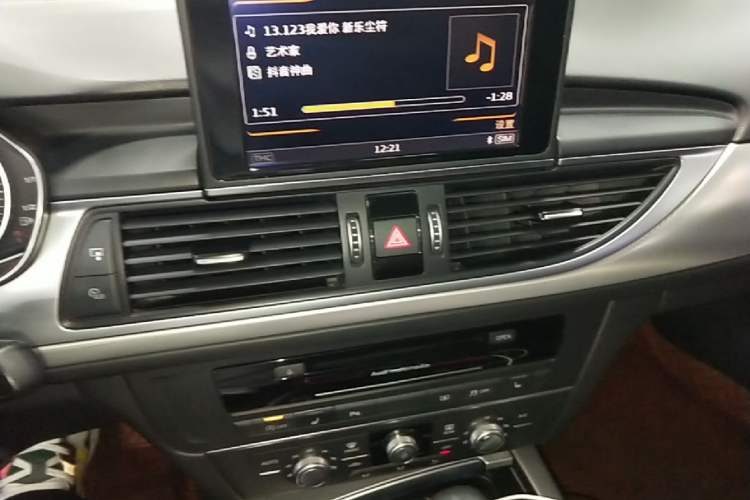 Used Audi A6L 2018 30th Anniversary Edition TFSI Trendy Model Audio And AC Panel