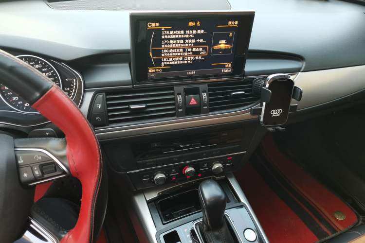 Used Audi A6L 2018 30th Anniversary Edition 35 TFSI Fashion Model Audio And AC Panel