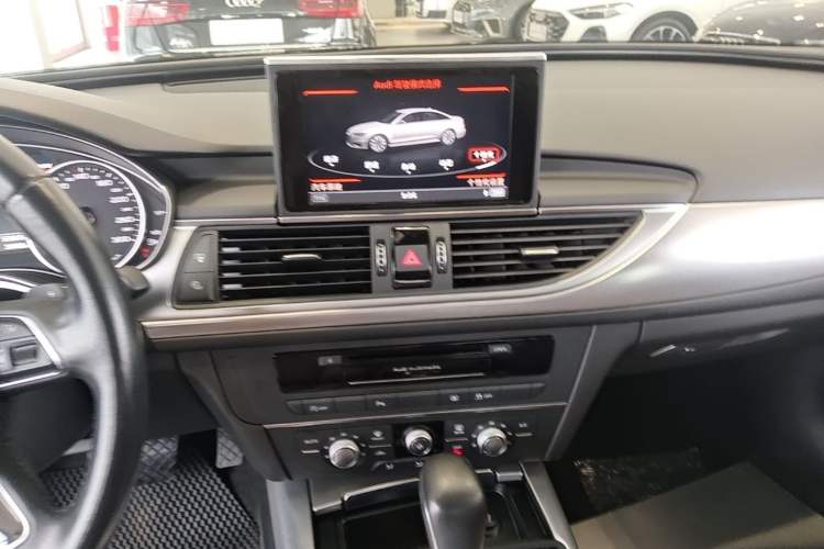 Used Audi A6L 2018 30th Anniversary Edition TFSI Trendy Model Audio And AC Panel