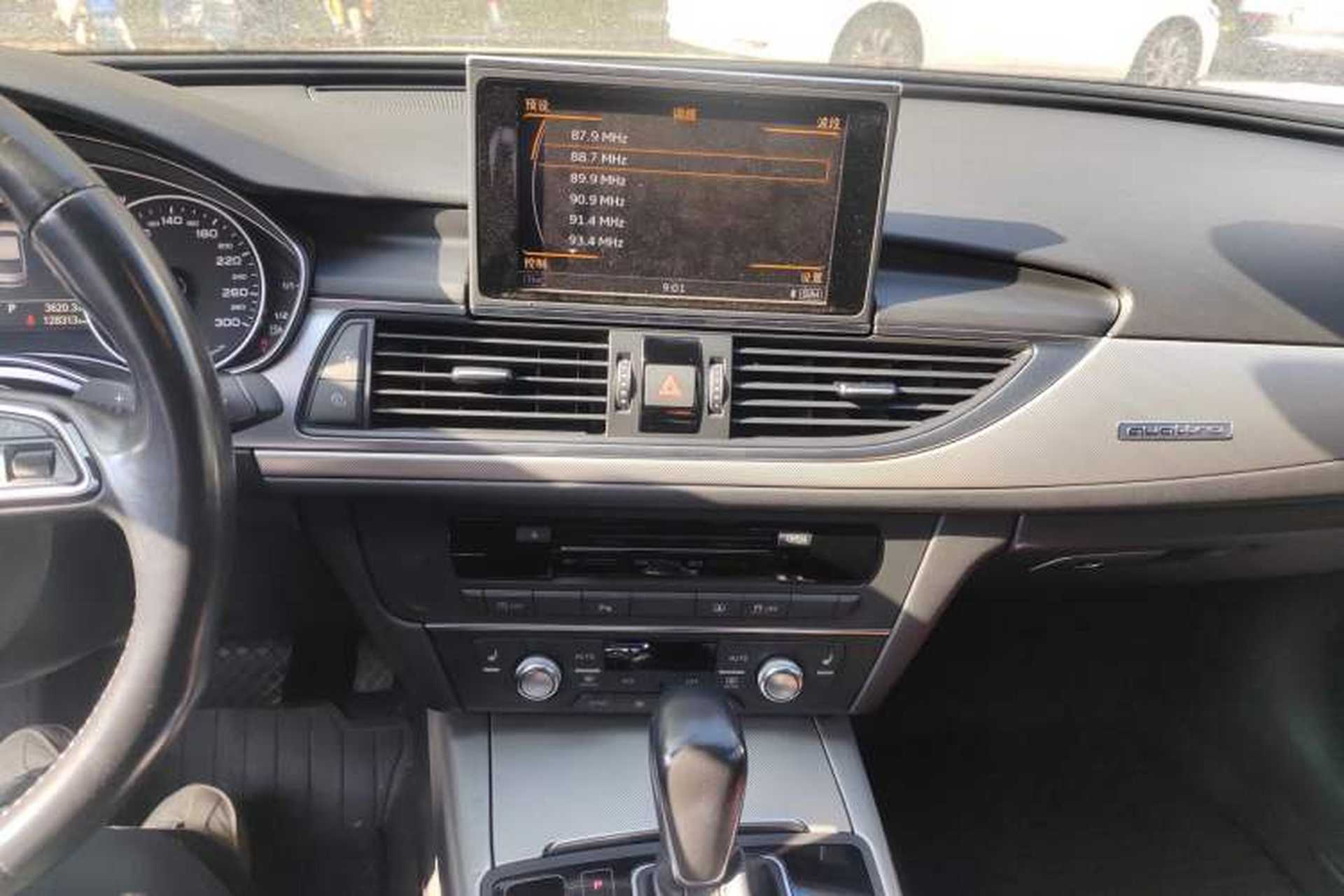 Used Audi A6L 2018 30th Anniversary Edition 45 TFSI quattro Sport model Audio And AC Panel
