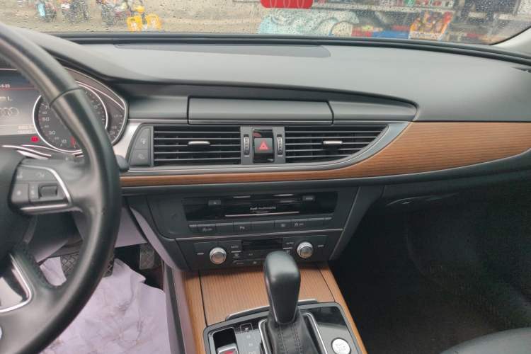 Used Audi A6L 2018 30th Anniversary Edition 30 FSI Style Model Audio And AC Panel