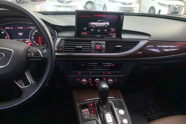 Used Audi A6L 2018 30th Anniversary Edition TFSI Trendy Model Audio And AC Panel