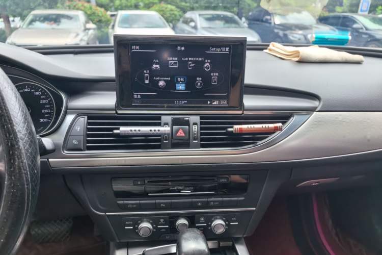 Used Audi A6L 2018 30th Anniversary Edition TFSI Trendy Model Audio And AC Panel
